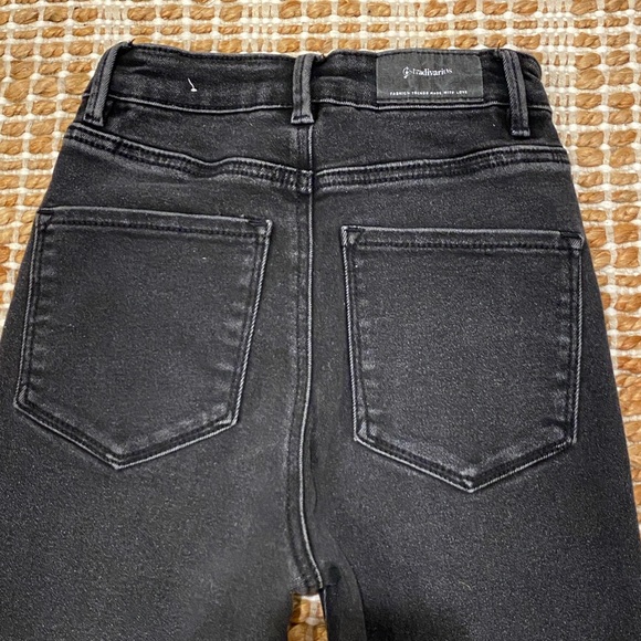 Stradivarius Super High Waisted Skinny Jean with Rip in Black - Picture 10 of 13